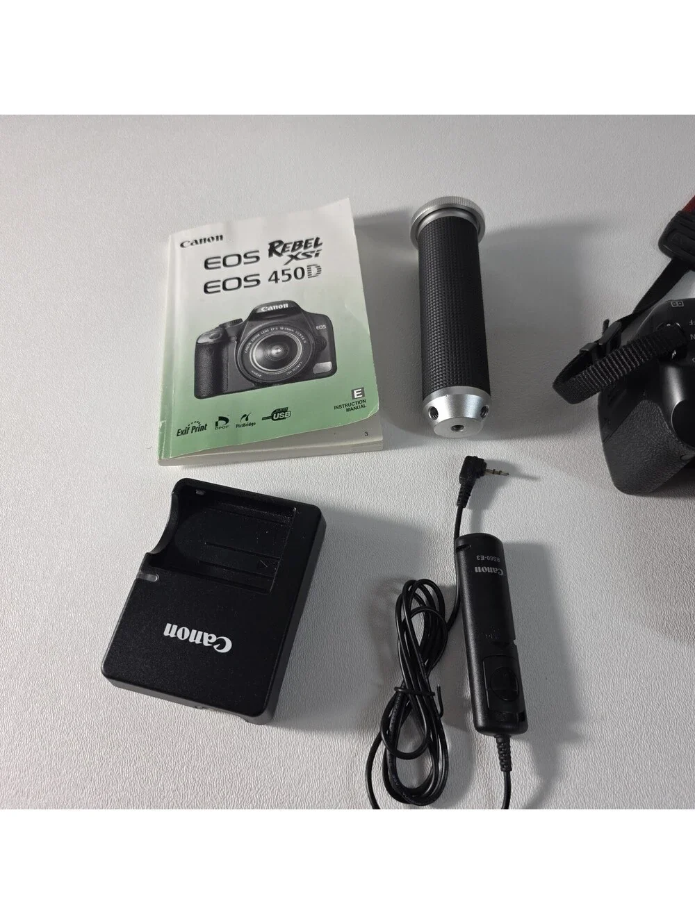 Canon EOS Rebel XSi Digital SLR Camera 18-55mm Canon EF-S Lens Bundle No Battery